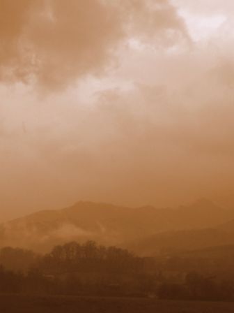 Orage sur la grande Nive au Pays Basque