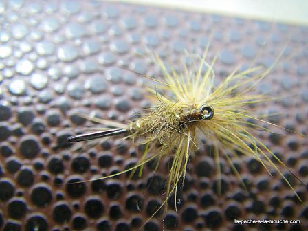 Photo de la mouche klinkoreille - fusion du klinkhammer et de l'oreille de lievre, juin 2010