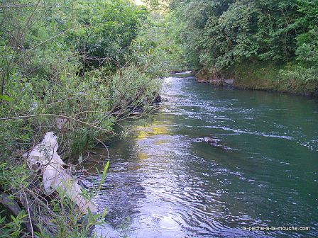 Photo berge grande nive Arosa  pays basque 27mai 2010, juin 2010