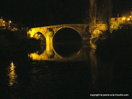 photo nocturne du pont noblia bidarray grande nive pays basque, mar. 2011 photo nocturne du pont noblia bidarray grande nive pays basque