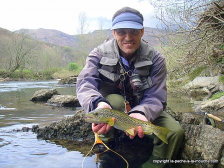 Photo de truite - peche a la mouche - Grande Nive Pays Basque - 27 mars 20110, mar. 2011 Photo de truite - peche a la mouche - Grande Nive Pays Basque - 27 mars 20110
