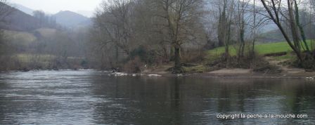 photo-peche-a-la-mouche-berges-grande-nive-pays-basque-16mars2012-2.jpg