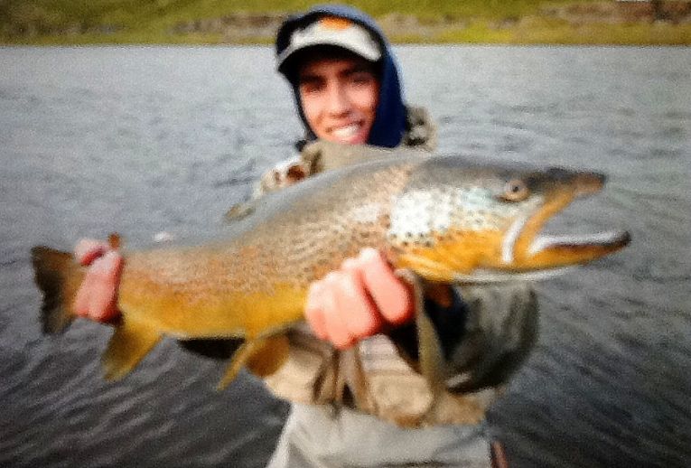 grosse-truite-peche-mouche-islande-1.jpg, juil. 2013 grosse-truite-peche-mouche-islande-1.jpg